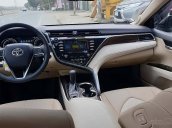 Bán Toyota Camry 2.5Q 2019, màu đen, nhập khẩu