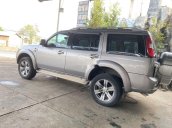 Bán xe Ford Everest MT sản xuất năm 2010, màu bạc chính chủ