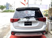 Bán xe Mitsubishi Outlander năm 2020, màu trắng, giá tốt