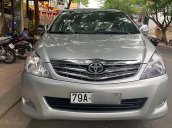 Cần bán lại xe cũ Toyota Innova 2.0V sản xuất năm 2009, màu bạc, giá tốt