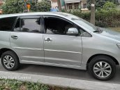 Cần bán nhanh với giá ưu đãi chiếc Toyota Innova E đời 2015, màu bạc giao nhanh