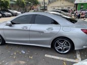 Cần bán xe Mercedes CLA250 đời 2016, màu bạc