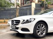 Cần bán Mercedes C200 sản xuất 2018, màu trắng