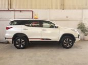 Bán Toyota Fortuner Sportivo đời 2019, giao ngay