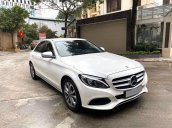 Cần bán Mercedes C200 sản xuất 2018, màu trắng