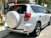 Cần bán xe Toyota RAV4 đời 2017 màu trắng, xe nhập