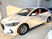 Cần bán xe Hyundai Elantra đời 2017, giá cạnh tranh