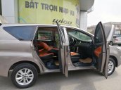 Cần bán Toyota Innova 2.0 E 2017 số sàn, 600 triệu