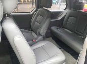 Cần bán xe Kia Carnival GS MT năm sản xuất 2005, màu đen, xe nhập số sàn