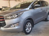 Innova E, màu bạc, SX 2018, giá sốc khi xem xe thực tế