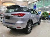 Fortuner giá cực tốt cho tháng hè nóng nực, giảm giá tiền mặt và phụ kiện