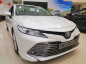 Camry 2.5 Q giá siêu khuyến mãi, không bia kèm lạc