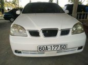 Cần bán xe Daewoo Lacetti MT sản xuất năm 2005, màu trắng xe gia đình