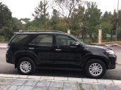 Cần bán gấp Toyota Fortuner AT sản xuất năm 2012, màu đen số tự động