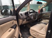 Cần bán gấp Toyota Fortuner AT sản xuất năm 2012, màu đen số tự động