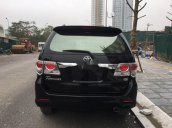 Cần bán gấp Toyota Fortuner AT sản xuất năm 2012, màu đen số tự động