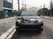 Cần bán gấp Toyota Fortuner AT sản xuất năm 2012, màu đen số tự động