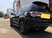 Cần bán Toyota Fortuner G năm sản xuất 2015, màu đen xe gia đình