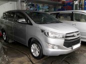 Bán Toyota Innova năm 2017, màu bạc