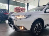 Tặng phụ kiện chính hãng khi mua chiếc Mitsubishi Outlander 2.4 CVT SE, sản xuất 2020, giao xe nhanh