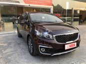 Bán ô tô Kia Sedona năm sản xuất 2016, màu nâu, số tự động, giá 860tr