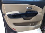 Bán ô tô Kia Sedona năm sản xuất 2016, màu nâu, số tự động, giá 860tr
