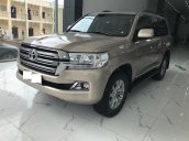 Bán Xe Toyota Land Cruiser VX 4.6V8 sản xuất 2017, đẹp xuất sắc, một chủ từ đầu