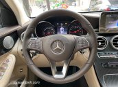 Xe Mercedes GLC 300 cũ màu xanh Cavansite nội thất be chạy lướt cực ít 5000 km giá tốt / 2 tỷ 239 triệu