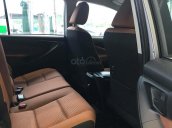 Mua xe Toyota Innova 2020, số sàn, giá rẻ