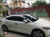 Cần bán gấp Hyundai Elantra sản xuất 2016, màu trắng chính chủ