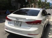 Cần bán gấp Hyundai Elantra sản xuất 2016, màu trắng chính chủ