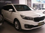 Cần bán Kia Sedona 3.3AT năm sản xuất 2016, màu trắng, giá 826tr