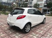 Cần bán xe Mazda 2 sản xuất 2014, màu trắng nhập khẩu giá 375 triệu đồng