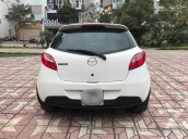 Cần bán xe Mazda 2 sản xuất 2014, màu trắng nhập khẩu giá 375 triệu đồng