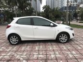 Cần bán xe Mazda 2 sản xuất 2014, màu trắng nhập khẩu giá 375 triệu đồng