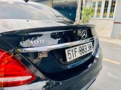 Mercedes C300 đen nội thất đỏ xe lướt