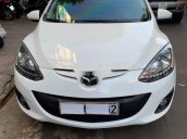 Xe Mazda 2 năm sản xuất 2013, màu trắng còn mới