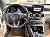 Cần bán xe Mercedes GLC 300 sản xuất năm 2017