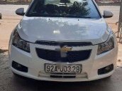 Cần bán xe Chevrolet Cruze sản xuất năm 2011, màu trắng xe gia đình