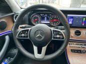 Bán Mercedes E200 cũ 2019, màu đen