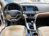 Bán xe Hyundai Elantra sản xuất năm 2017, màu trắng, số sàn