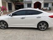 Cần bán gấp Hyundai Elantra 1.6 Turbo Sport sản xuất năm 2018, màu trắng như mới, giá 640tr