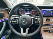 Bán Mercedes E200 xanh cavansite 2019, đi 3900km