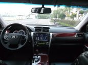 Cần bán lại xe Toyota Camry sản xuất 2014