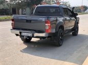 Cần bán lại xe Toyota Hilux MT đời 2012, màu đen xe gia đình