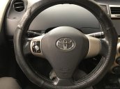 Xe gia đình, đăng ký năm 2009: Toyota Yaris màu trắng, bán giá tốt