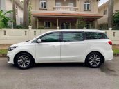 Cần bán gấp Kia Sedona 3.3GATH sản xuất năm 2016, màu trắng số tự động