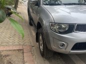 Cần bán gấp Mitsubishi Triton năm 2011, xe gia đình sử dụng