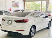 Bán xe Hyundai Elantra năm 2017, màu trắng như mới