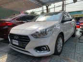 Cần bán Hyundai Accent năm sản xuất 2018, màu trắng, 485tr